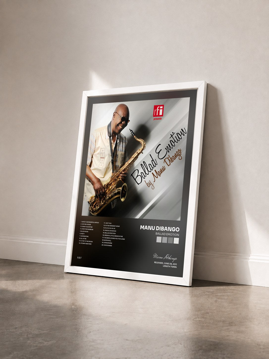 #blanc Tableau de l'album Ballad Emotion de Manu Dibango vu de trois quarts, cadre blanc