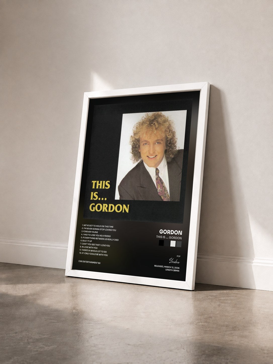 #blanc Tableau de l'album This is .... Gordon de Gordon vu de trois quarts, cadre blanc