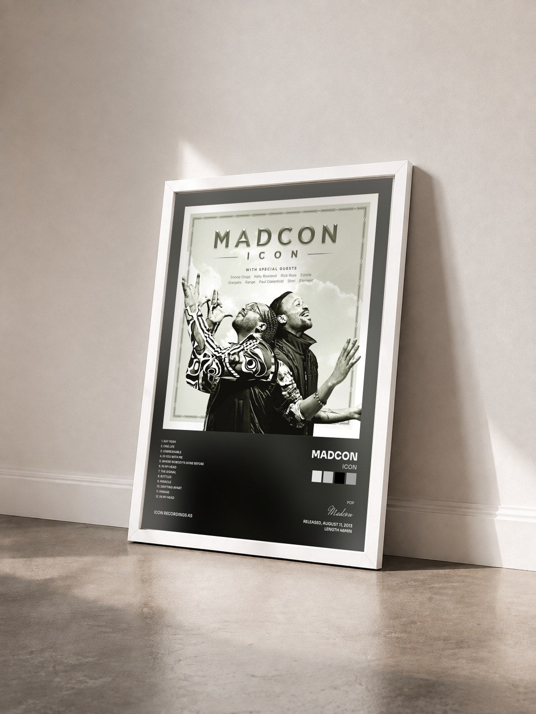 #blanc Tableau de l'album Icon de Madcon vu de trois quarts, cadre blanc