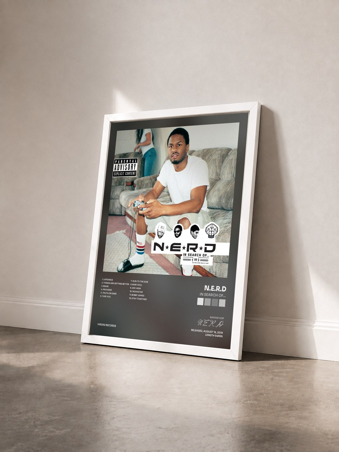 #blanc Tableau de l'album In Search Of... de N.E.R.D vu de trois quarts, cadre blanc