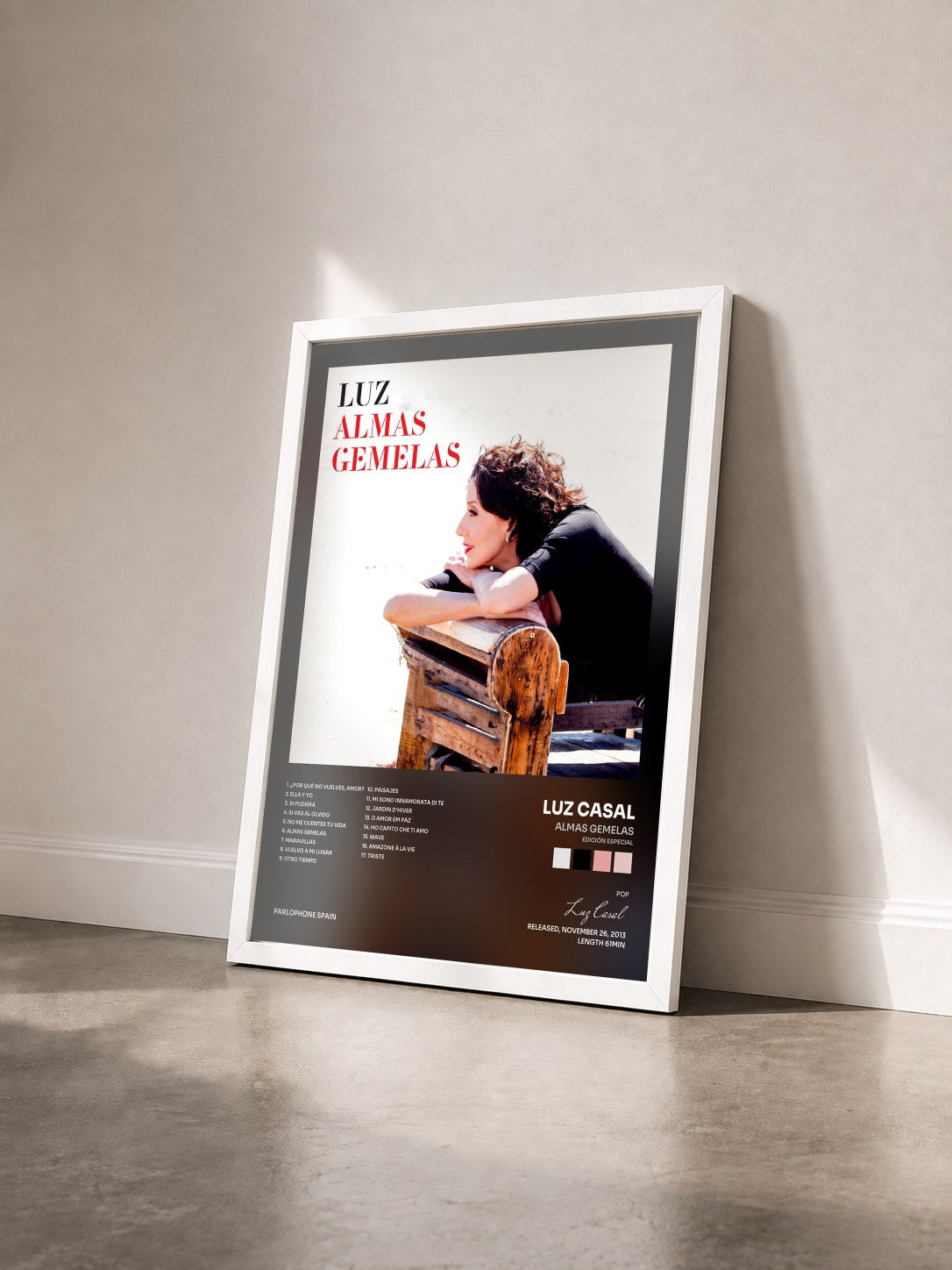 #blanc Tableau de l'album Almas gemelas (Edición especial) de Luz Casal vu de trois quarts, cadre blanc