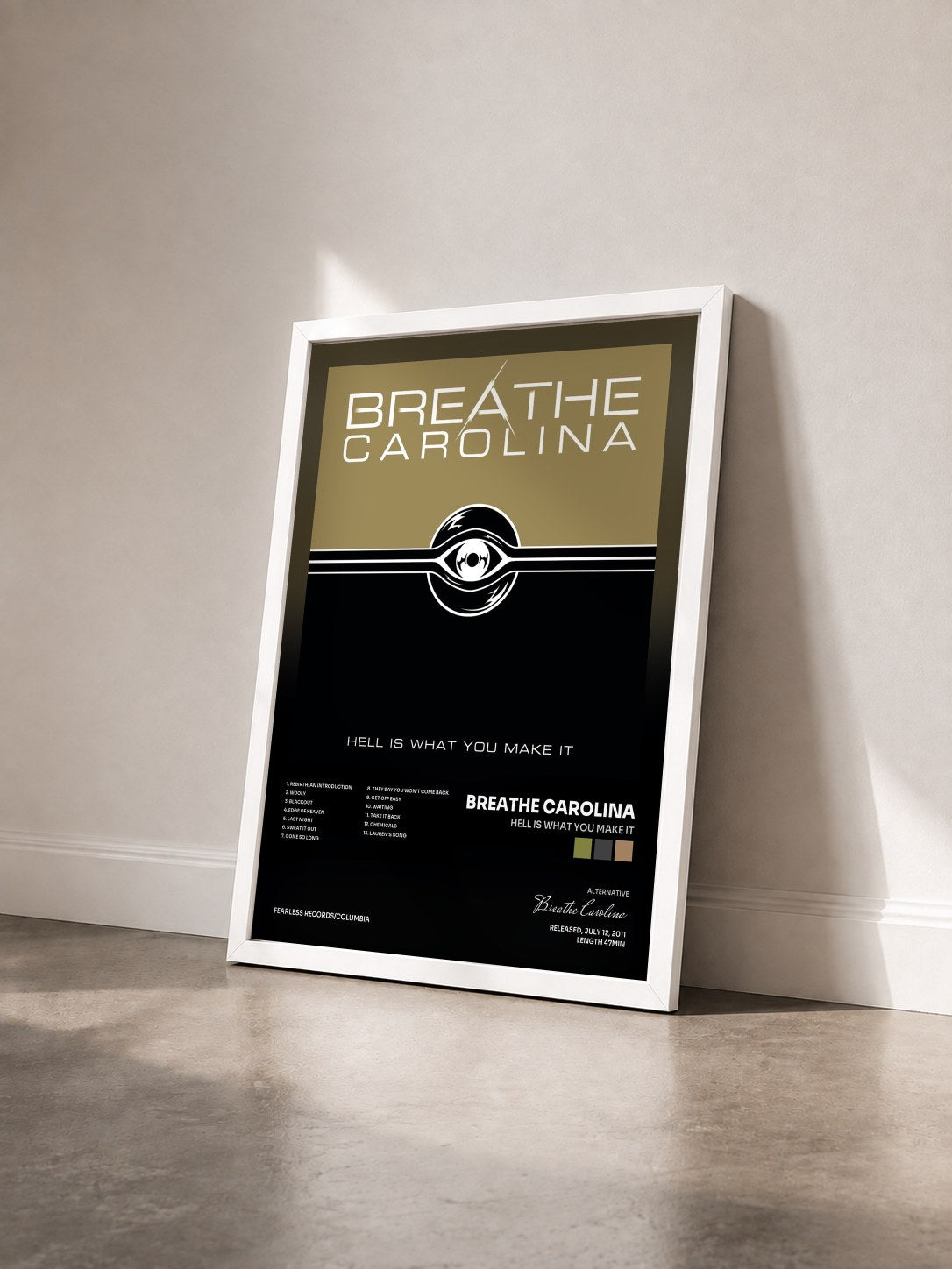 #blanc Tableau de l'album Hell Is What You Make It de Breathe Carolina vu de trois quarts, cadre blanc