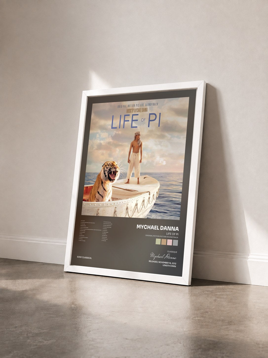 #blanc Tableau de l'album Life of Pi (Original Motion Picture Soundtrack) de Mychael Danna vu de trois quarts, cadre blanc