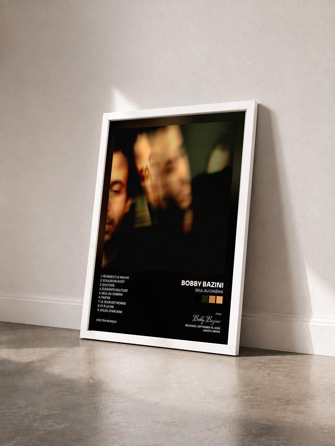 #blanc Tableau de l'album Seul au cinéma de Bobby Bazini vu de trois quarts, cadre blanc