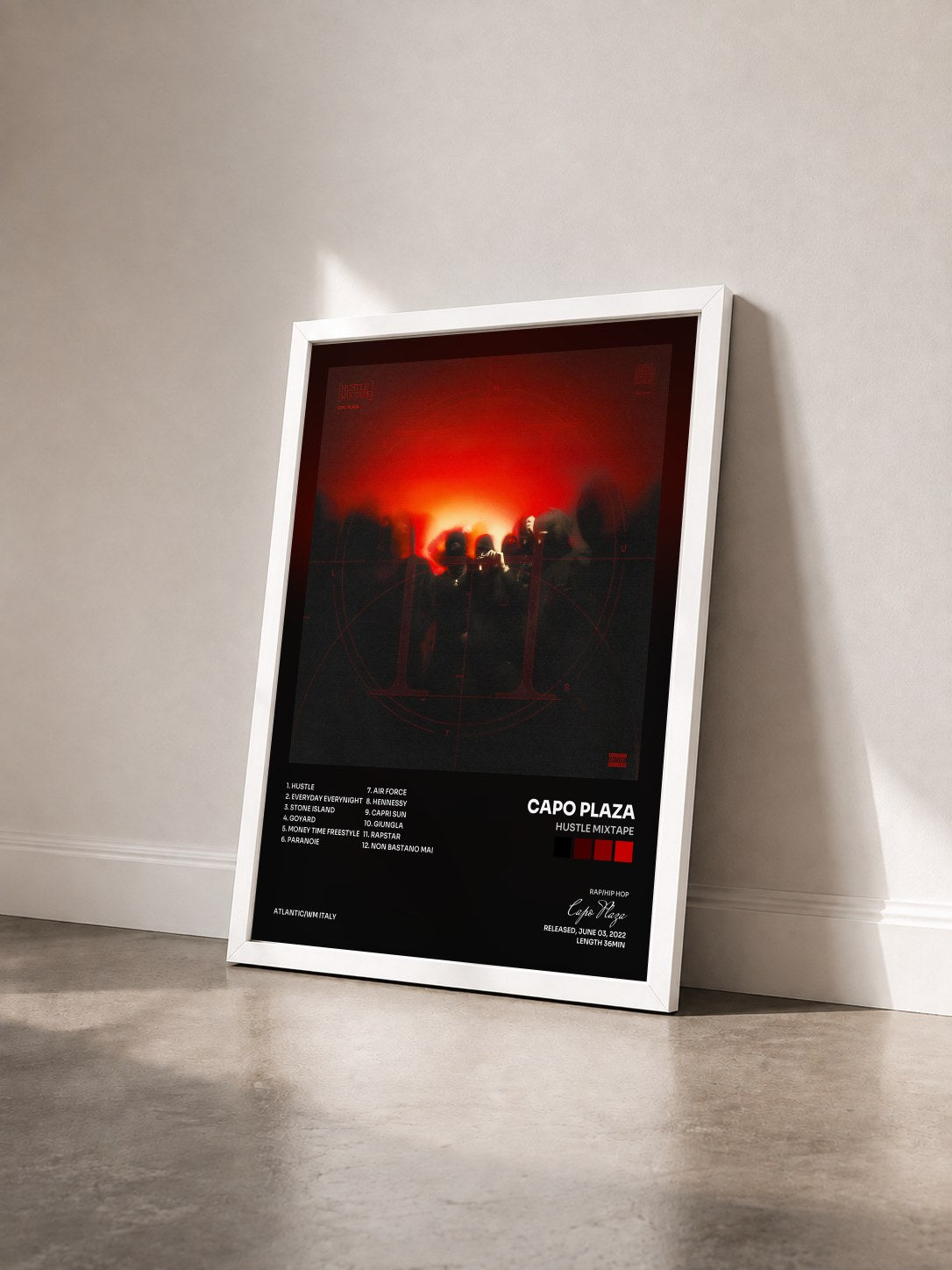 #blanc Tableau de l'album Hustle Mixtape de Capo Plaza vu de trois quarts, cadre blanc