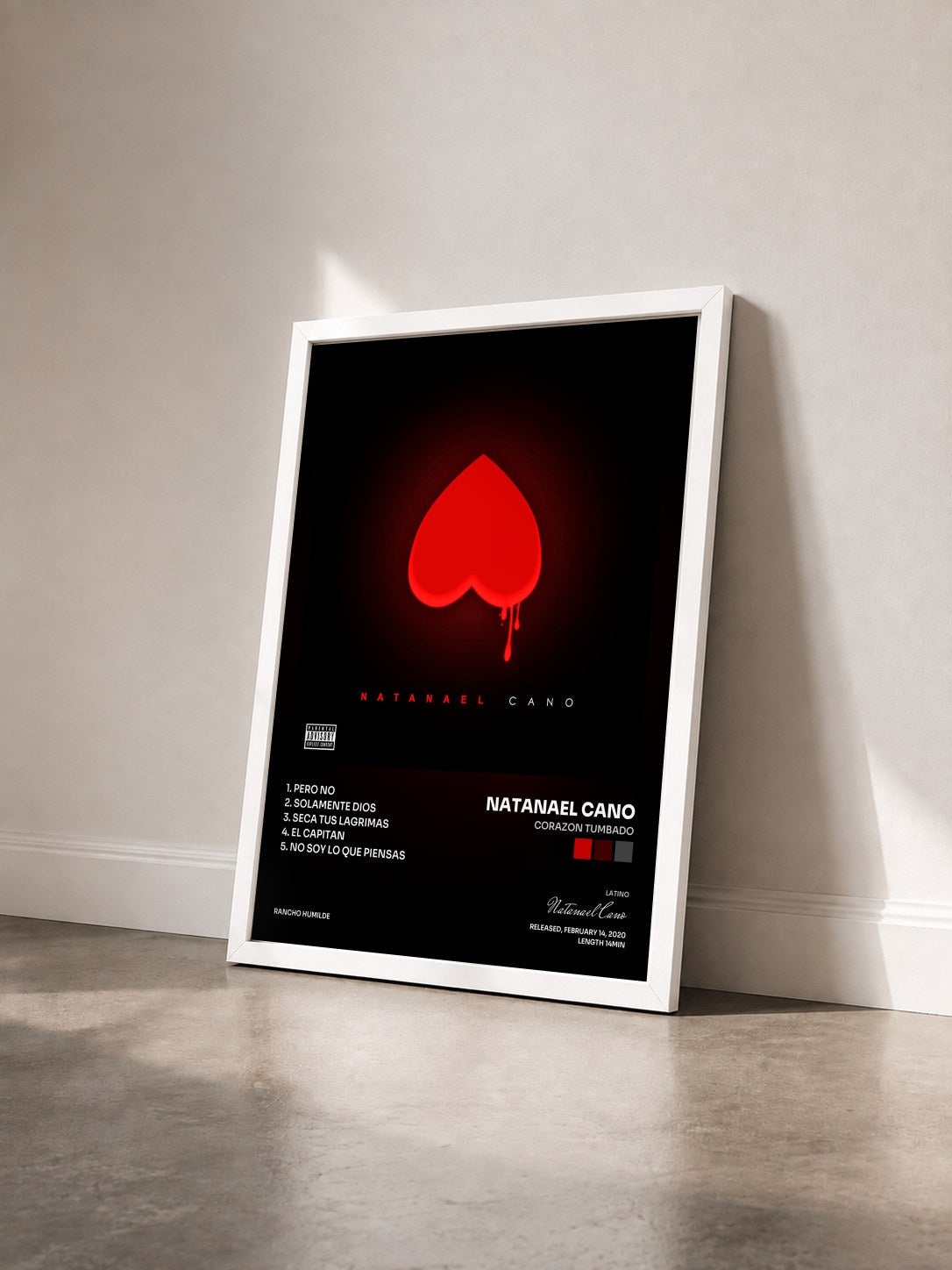 #blanc Tableau de l'album Corazon Tumbado de Natanael Cano vu de trois quarts, cadre blanc