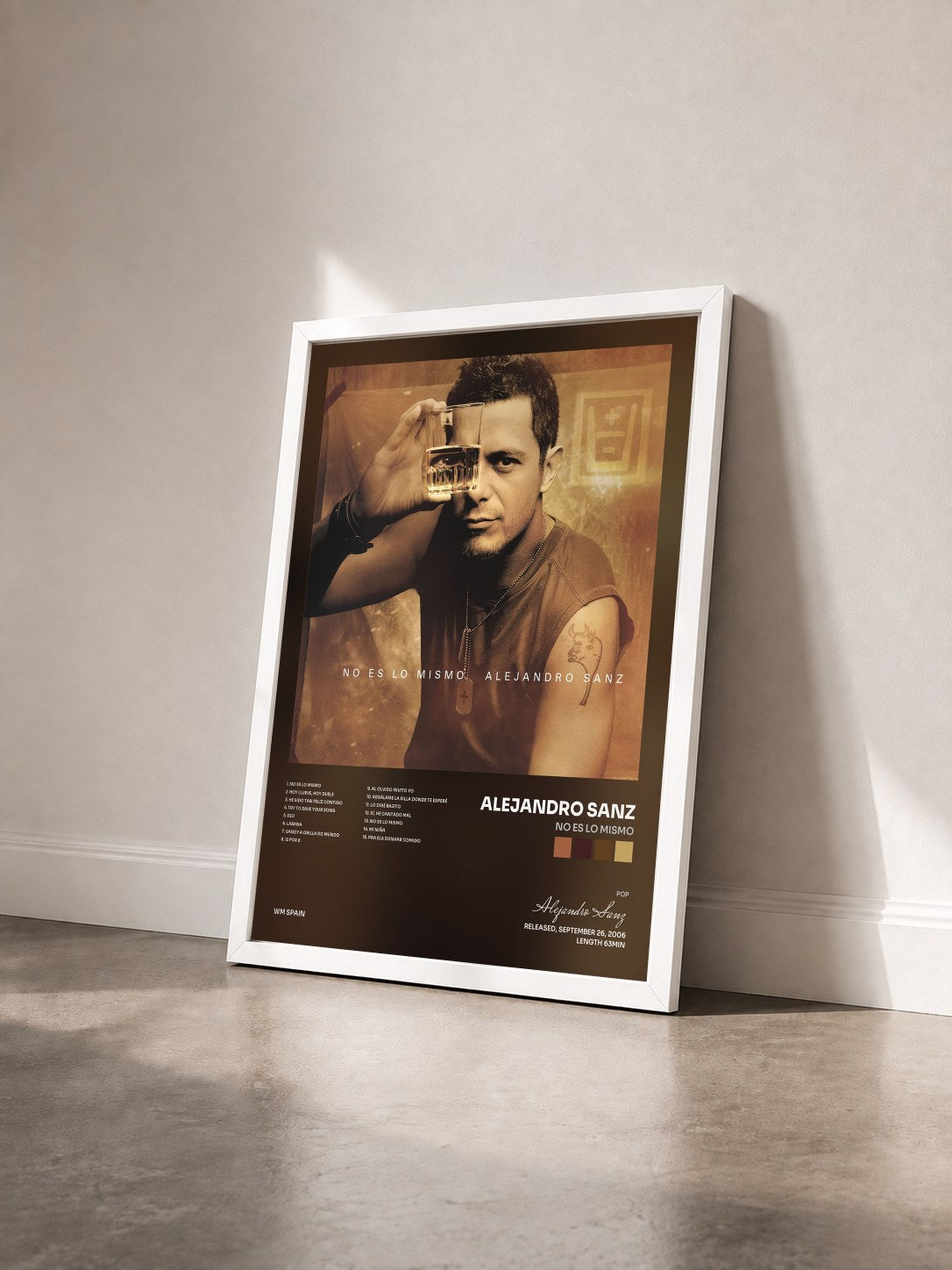 #blanc Tableau de l'album No es lo mismo de Alejandro Sanz vu de trois quarts, cadre blanc