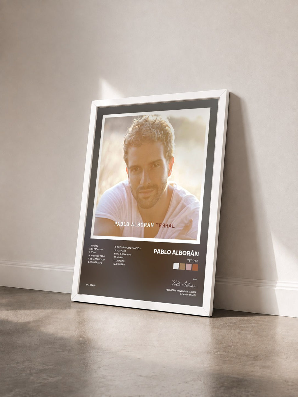 #blanc Tableau de l'album Terral de Pablo Alborán vu de trois quarts, cadre blanc