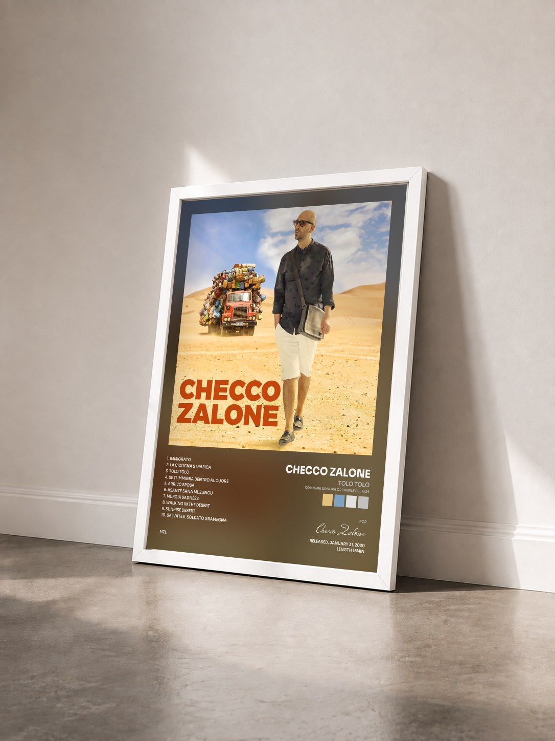 #blanc Tableau de l'album Tolo tolo (Colonna sonora originale del film) de Checco Zalone vu de trois quarts, cadre blanc