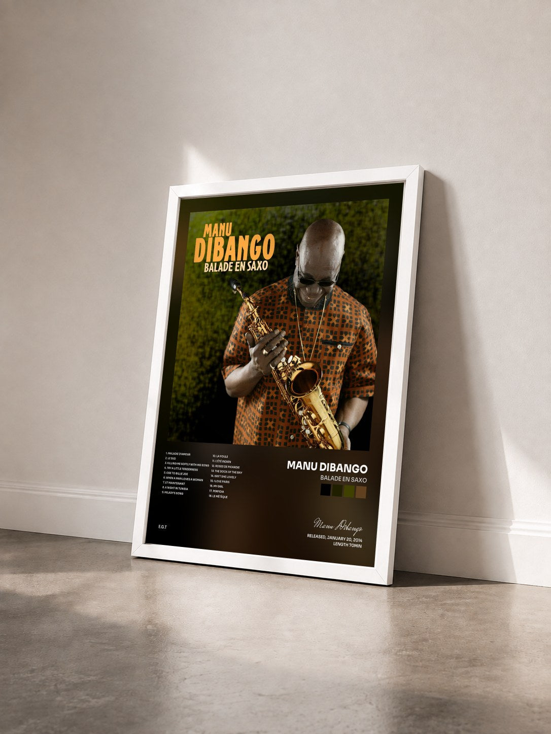 #blanc Tableau de l'album Balade en Saxo de Manu Dibango vu de trois quarts, cadre blanc