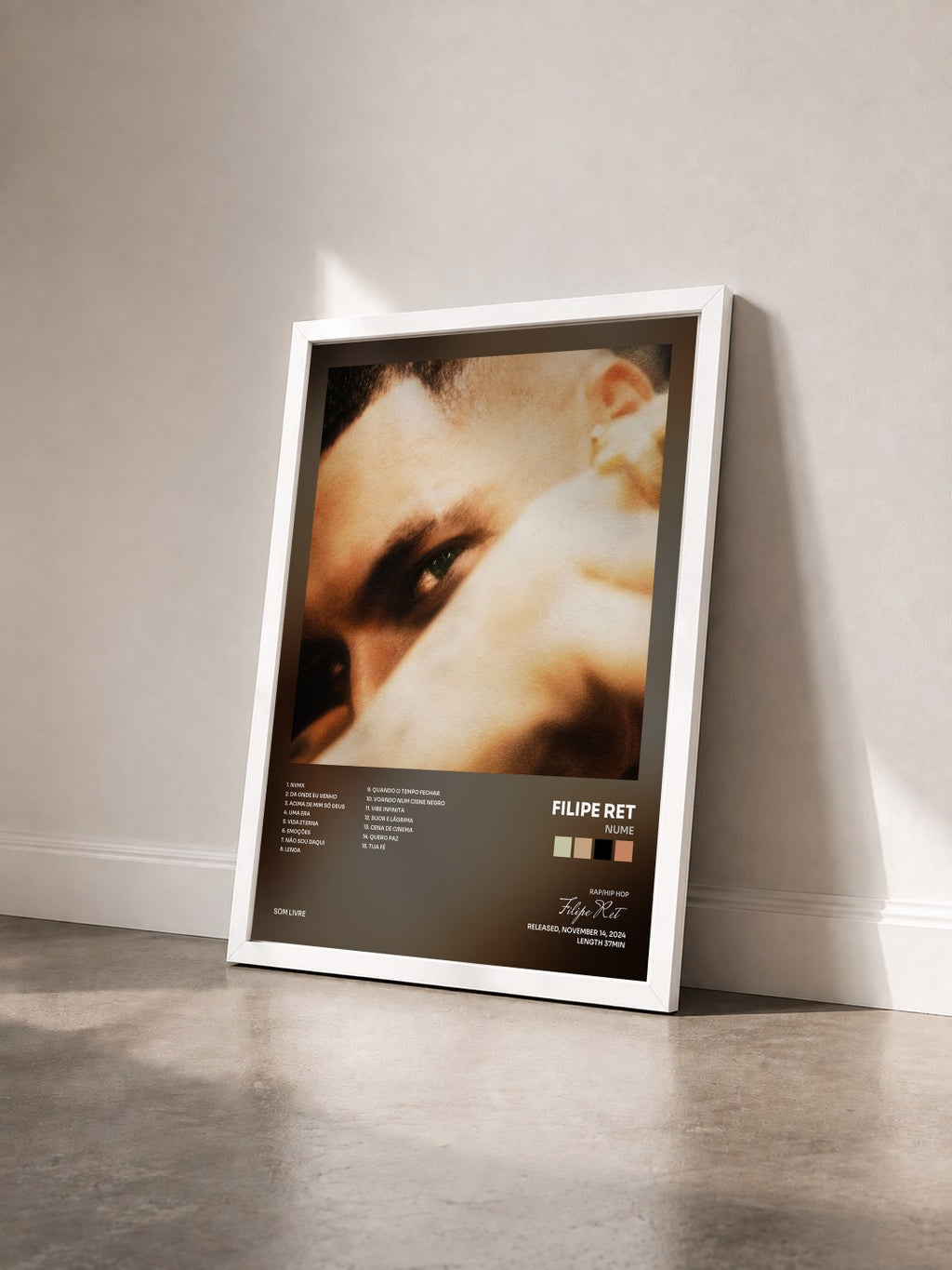 #blanc Tableau de l'album NUME de Filipe Ret vu de trois quarts, cadre blanc