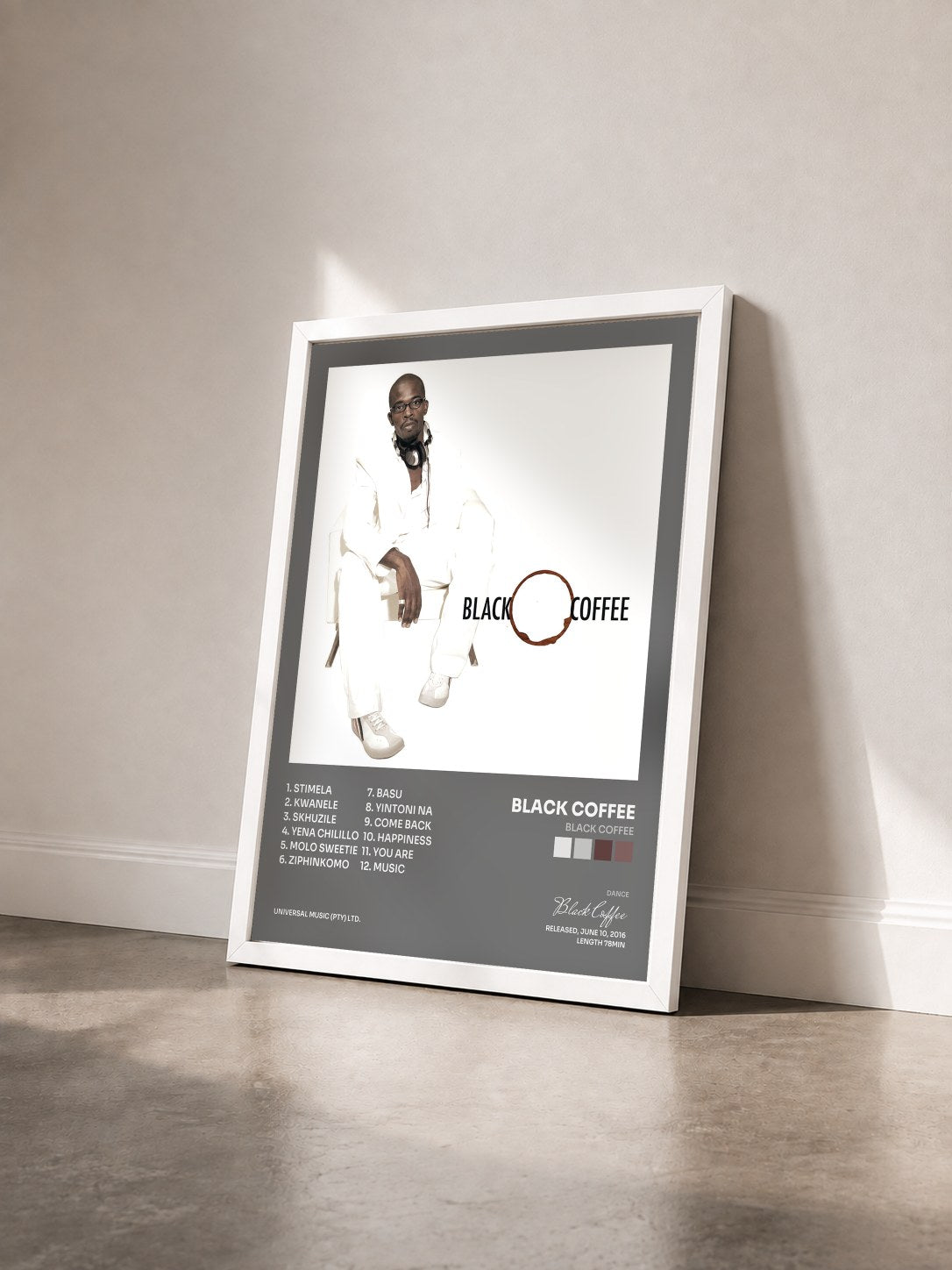 #blanc Tableau de l'album Black Coffee de Black Coffee vu de trois quarts, cadre blanc