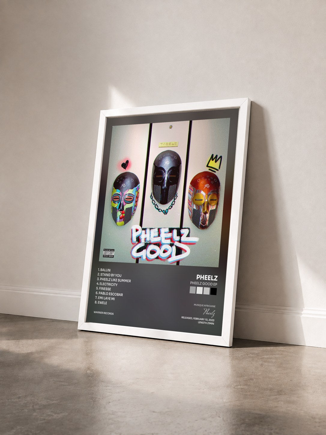 #blanc Tableau de l'album Pheelz Good EP de Pheelz vu de trois quarts, cadre blanc