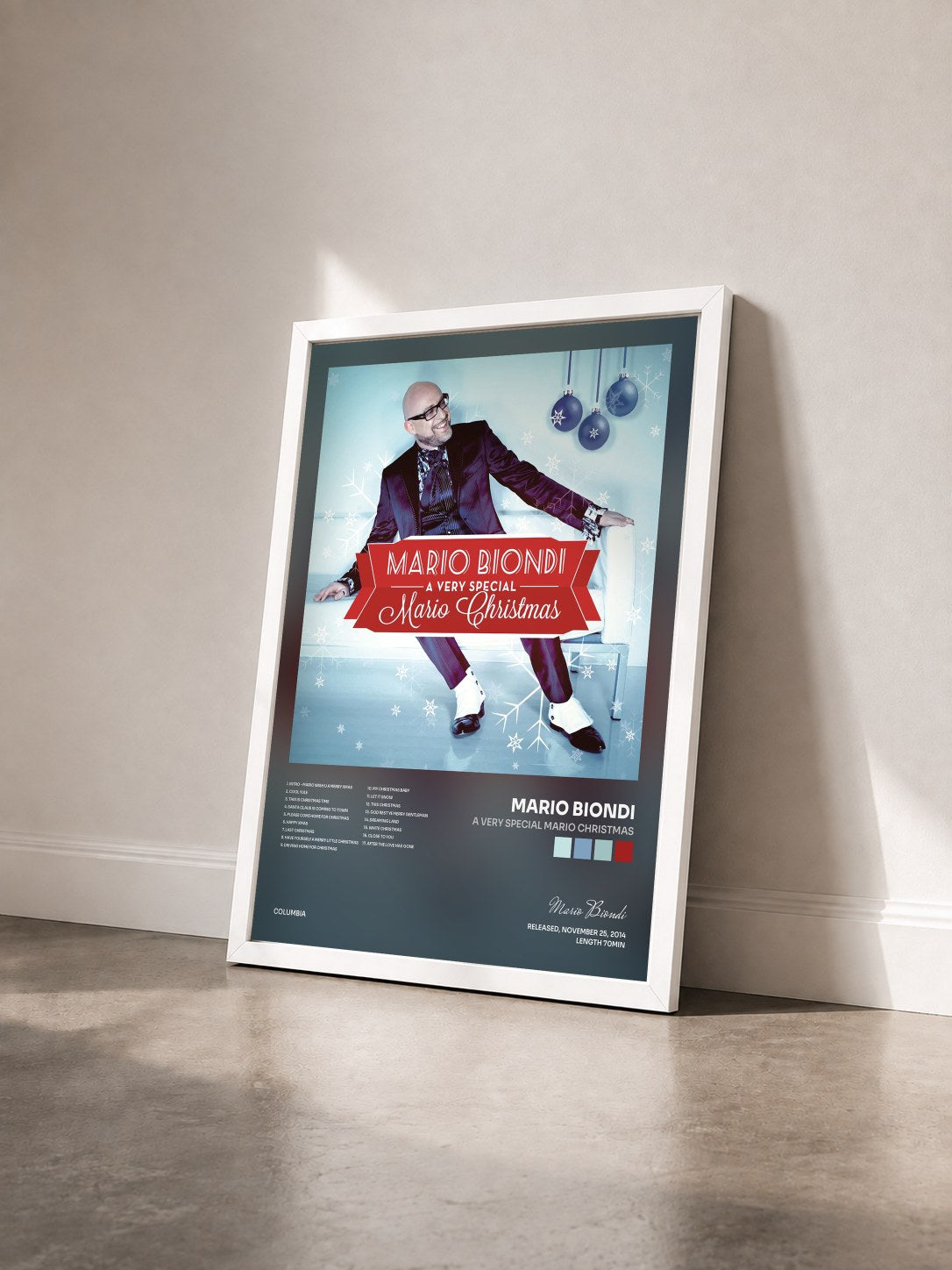 #blanc Tableau de l'album A Very Special Mario Christmas de Mario Biondi vu de trois quarts, cadre blanc