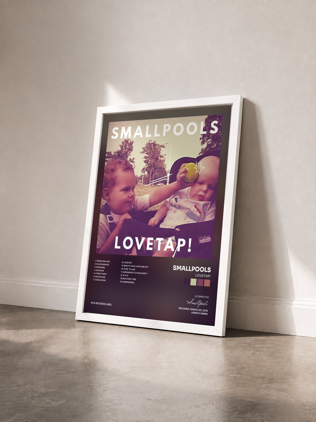 #blanc Tableau de l'album LOVETAP! de Smallpools vu de trois quarts, cadre blanc