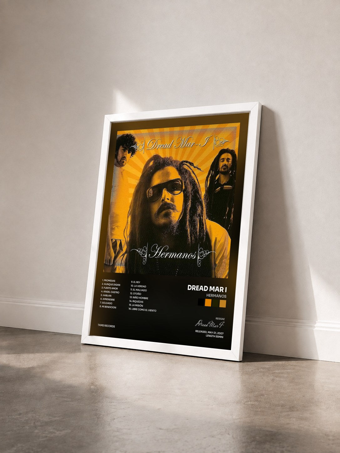 #blanc Tableau de l'album Hermanos de Dread Mar I vu de trois quarts, cadre blanc