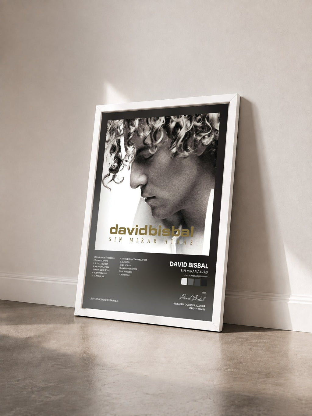 #blanc Tableau de l'album Sin Mirar Atrás (E-Album Spain Version) de David Bisbal vu de trois quarts, cadre blanc