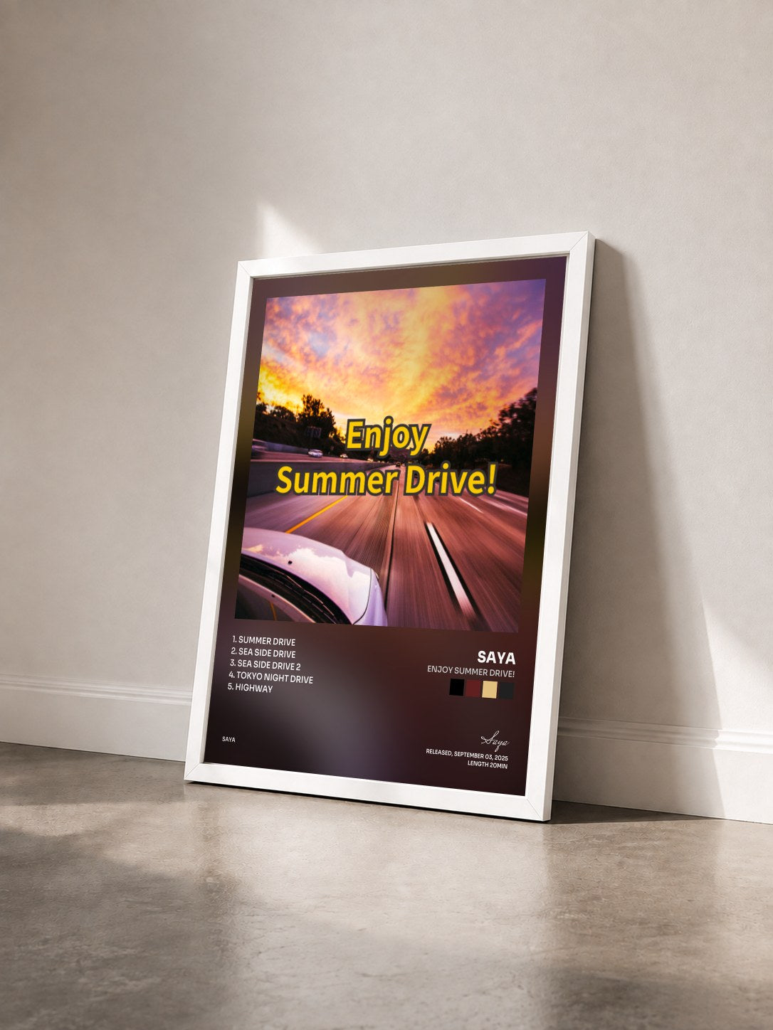 #blanc Tableau de l'album Enjoy summer drive! de Saya vu de trois quarts, cadre blanc
