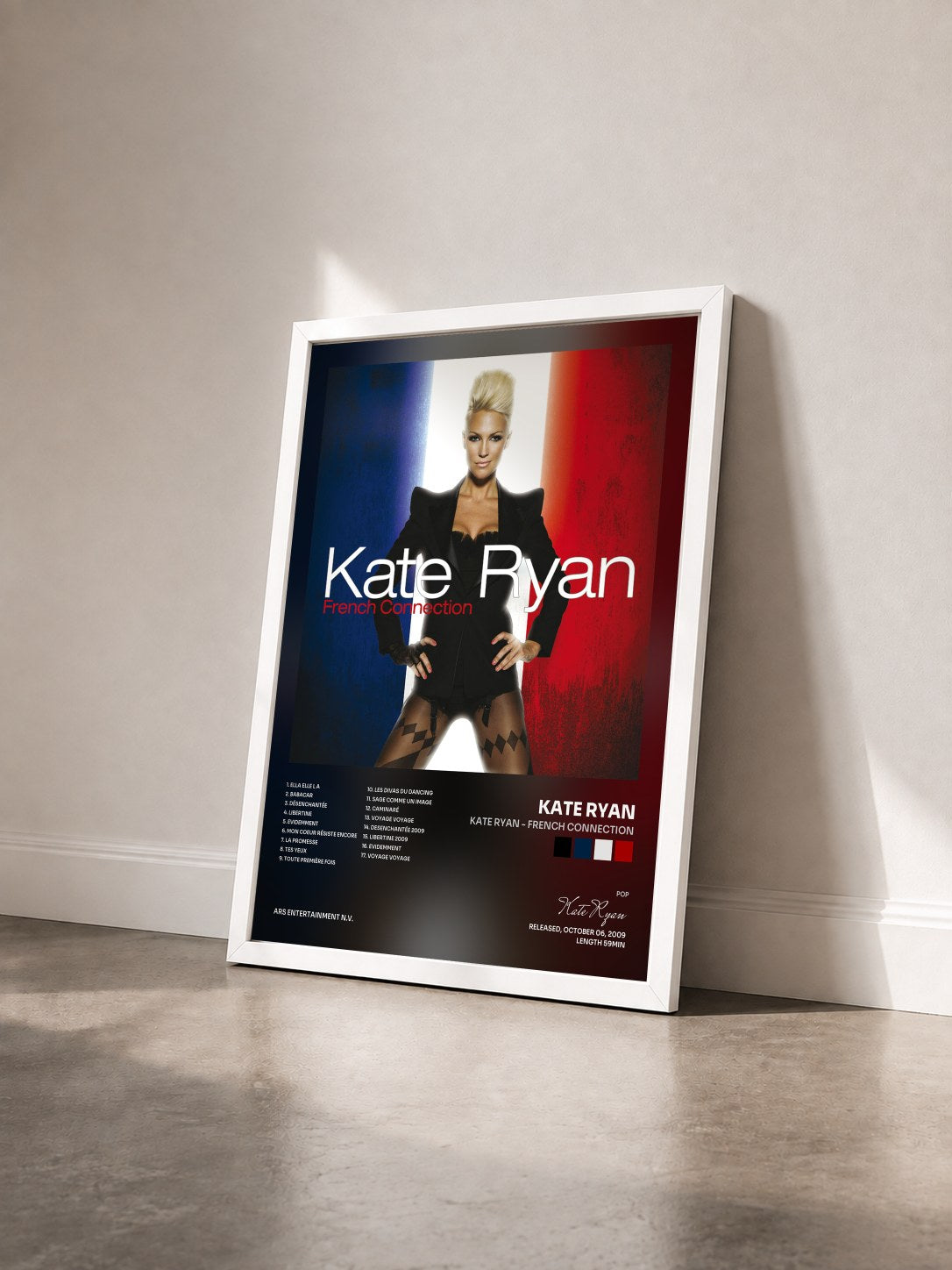 #blanc Tableau de l'album Kate Ryan - French Connection de Kate Ryan vu de trois quarts, cadre blanc