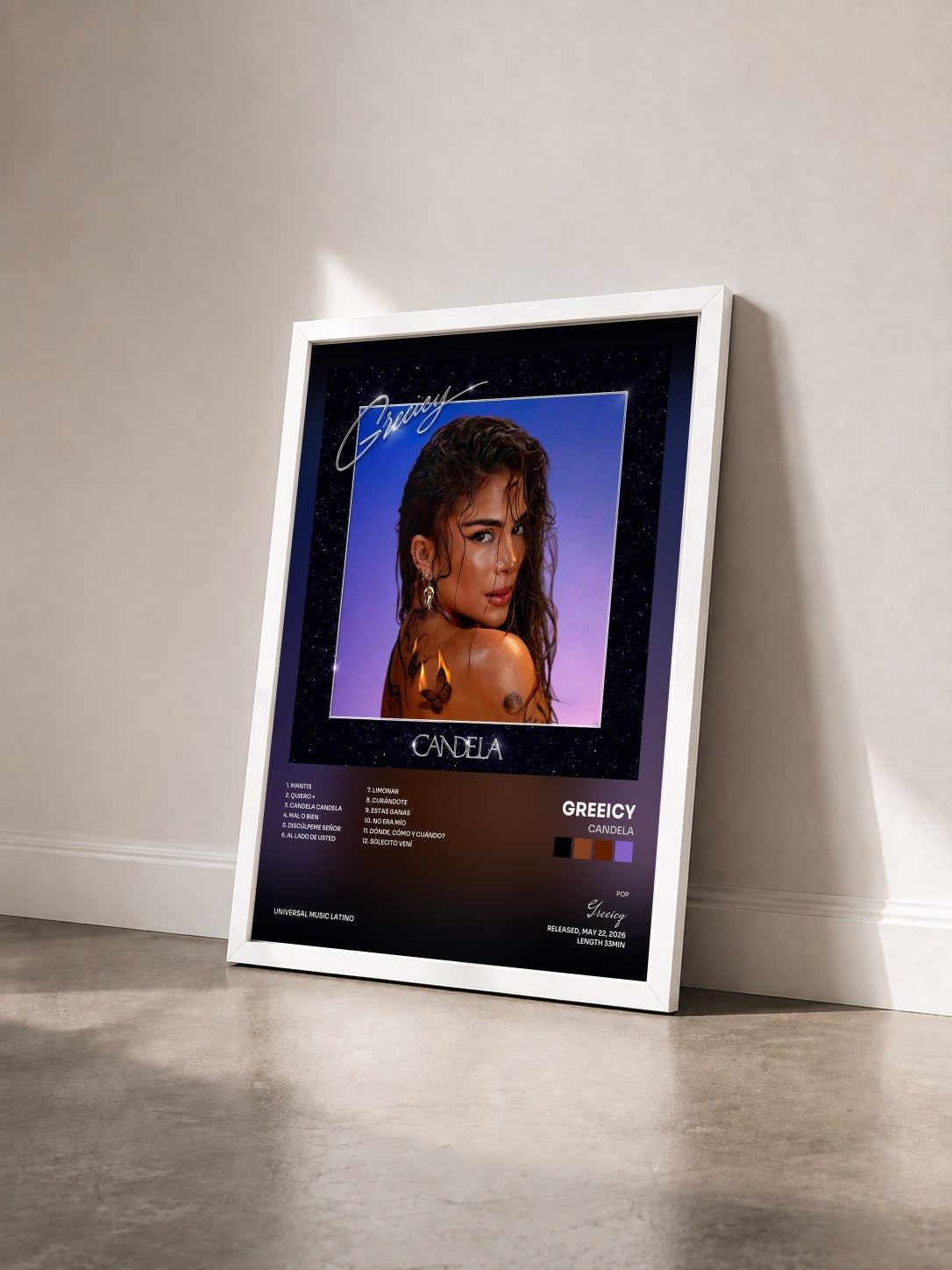#blanc Tableau de l'album CANDELA de Greeicy vu de trois quarts, cadre blanc