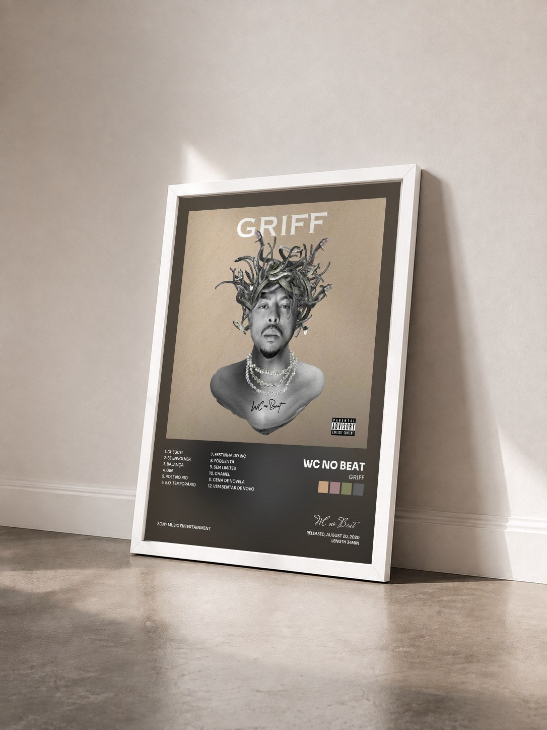 #blanc Tableau de l'album GRIFF de WC no Beat vu de trois quarts, cadre blanc