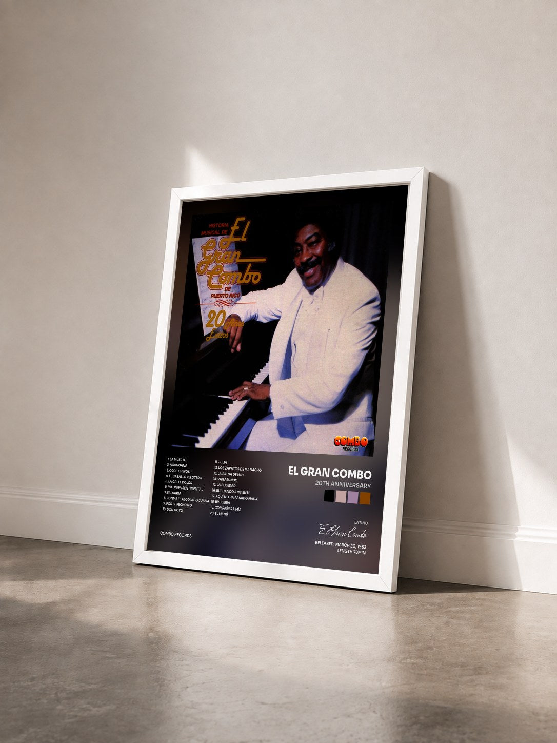 #blanc Tableau de l'album 20th Anniversary de El Gran Combo vu de trois quarts, cadre blanc