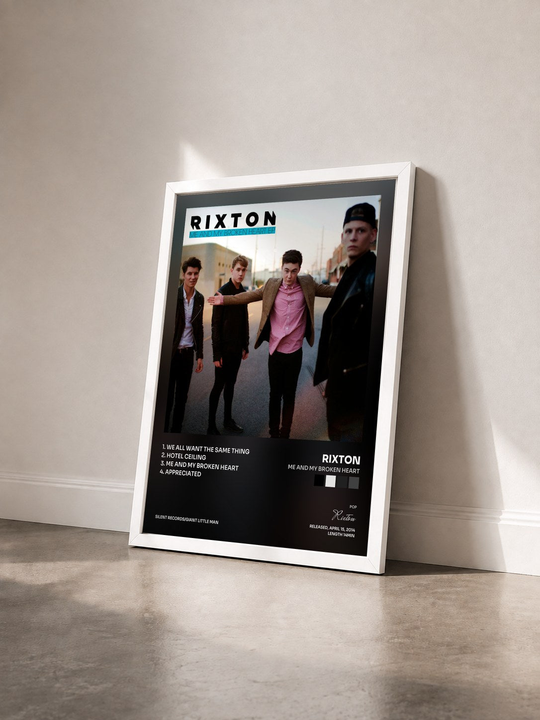 #blanc Tableau de l'album Me And My Broken Heart de Rixton vu de trois quarts, cadre blanc