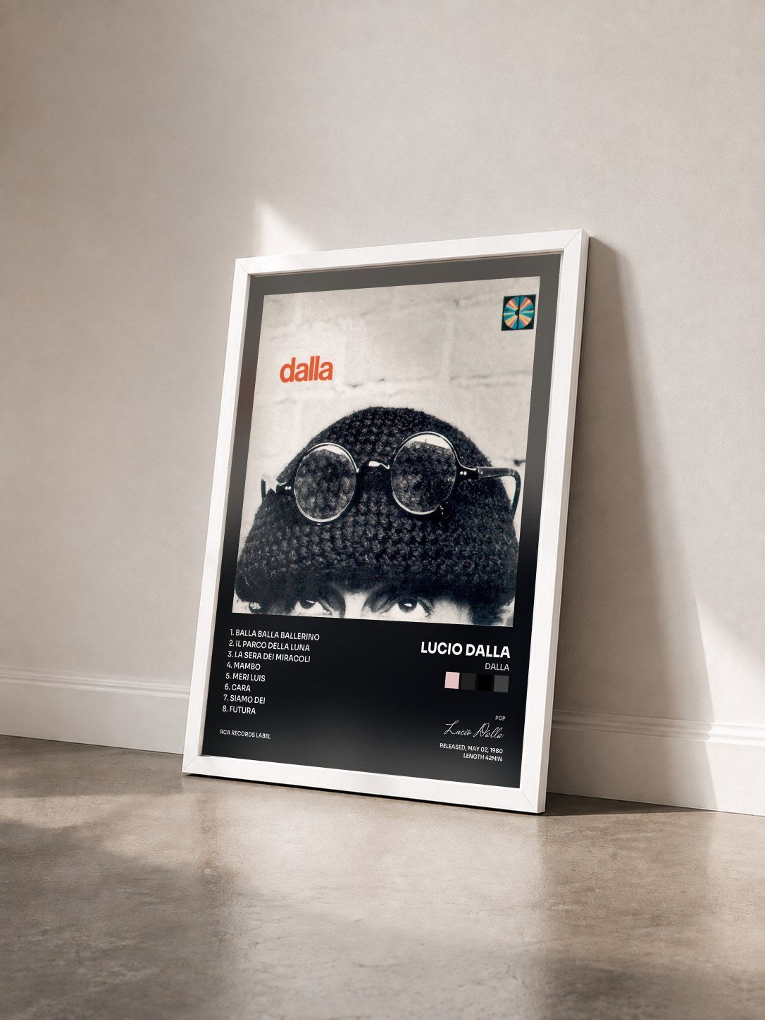 #blanc Tableau de l'album Dalla de Lucio Dalla vu de trois quarts, cadre blanc