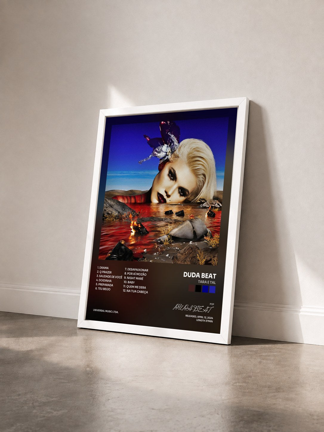 #blanc Tableau de l'album Tara e Tal de DUDA BEAT vu de trois quarts, cadre blanc