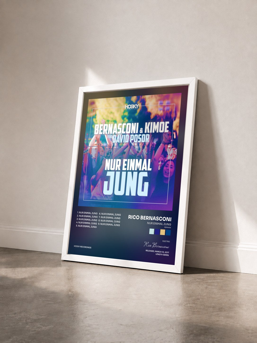 #blanc Tableau de l'album Nur einmal jung (Remixes) de Rico Bernasconi vu de trois quarts, cadre blanc