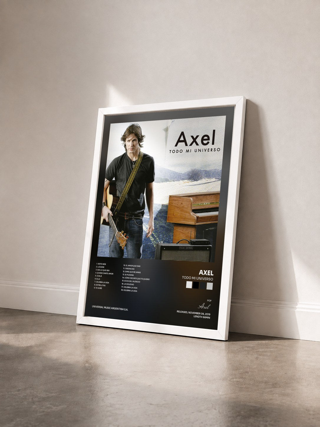 #blanc Tableau de l'album Todo Mi Universo de Axel vu de trois quarts, cadre blanc