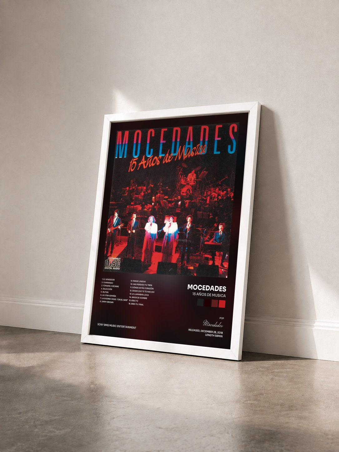#blanc Tableau de l'album 15 Años De Musica de Mocedades vu de trois quarts, cadre blanc