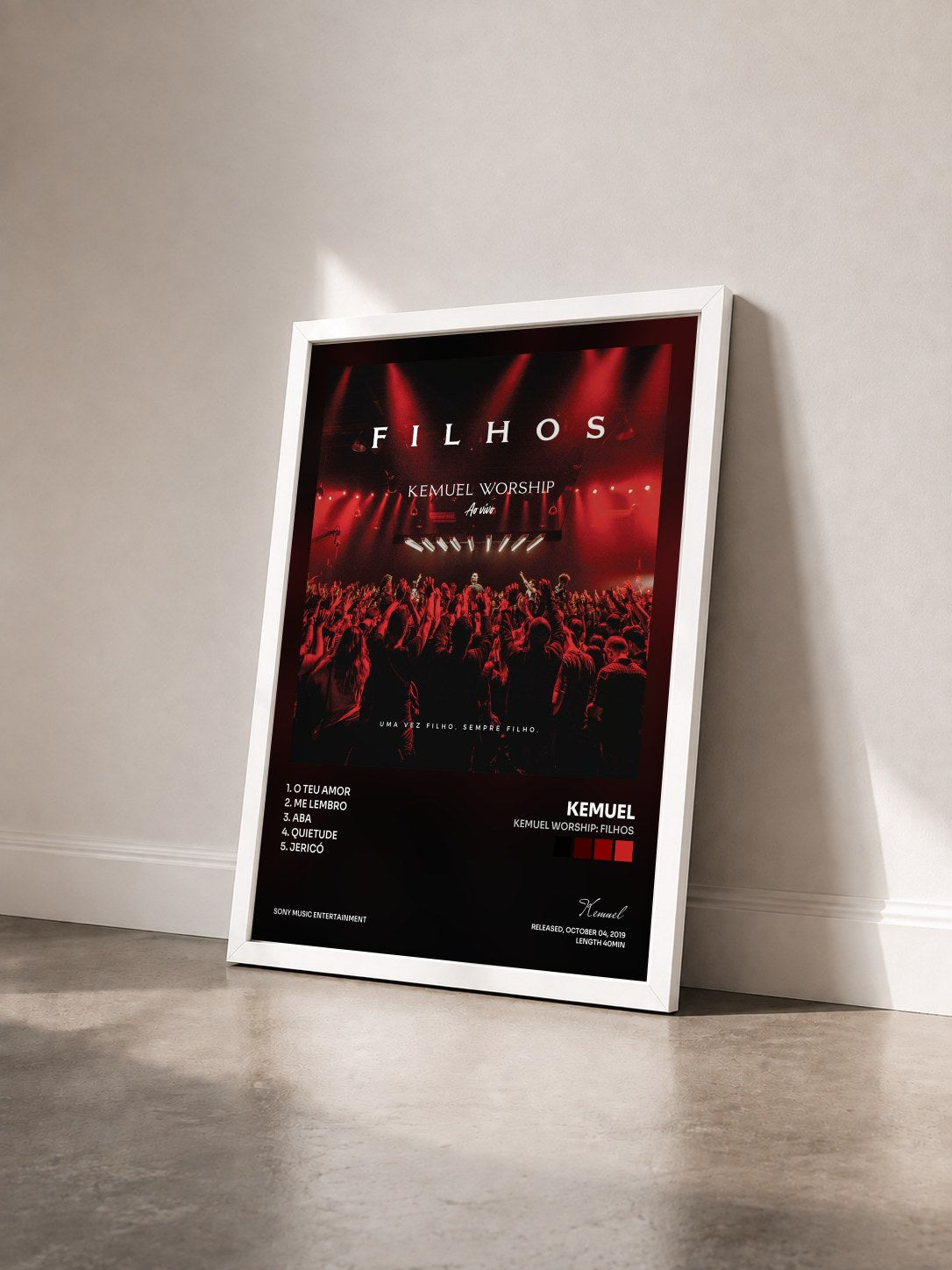 #blanc Tableau de l'album Kemuel Worship: Filhos de Kemuel vu de trois quarts, cadre blanc
