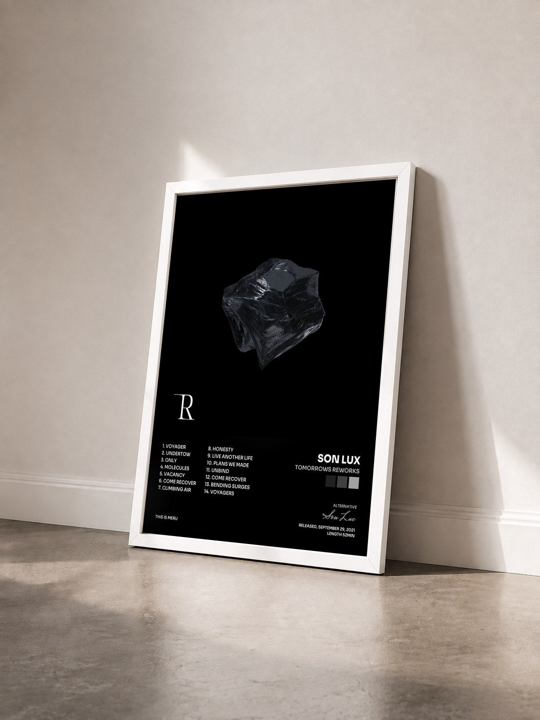 #blanc Tableau de l'album Tomorrows Reworks de Son Lux vu de trois quarts, cadre blanc