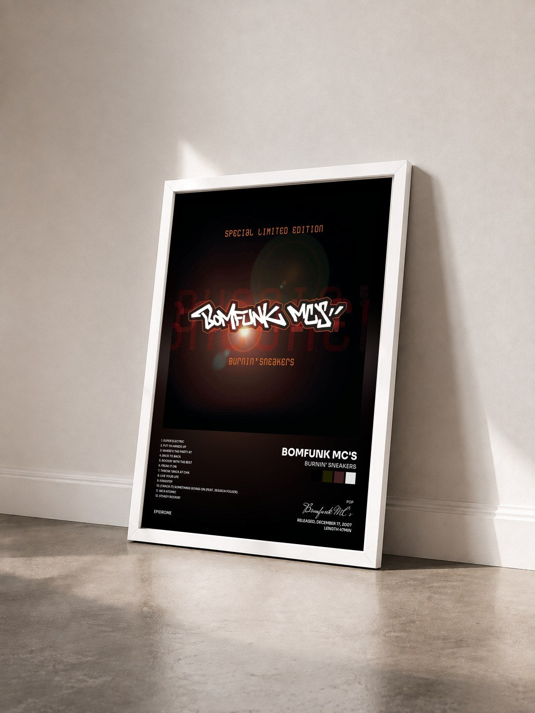 #blanc Tableau de l'album Burnin' Sneakers de Bomfunk MC's vu de trois quarts, cadre blanc