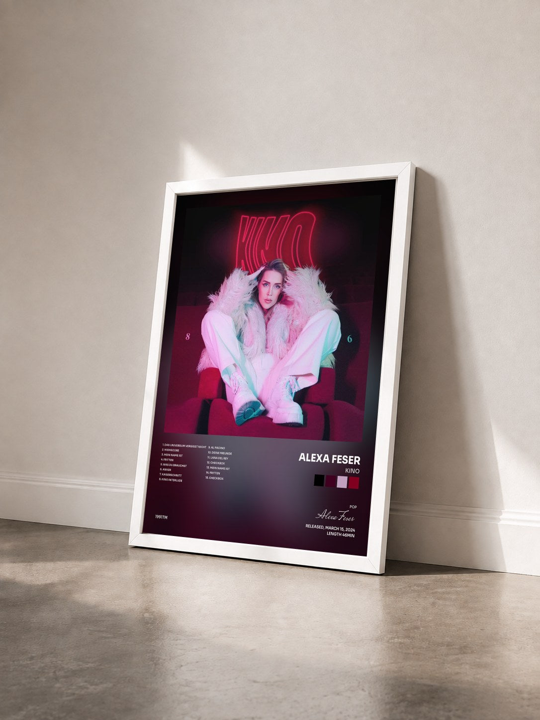 #blanc Tableau de l'album KINO de Alexa Feser vu de trois quarts, cadre blanc