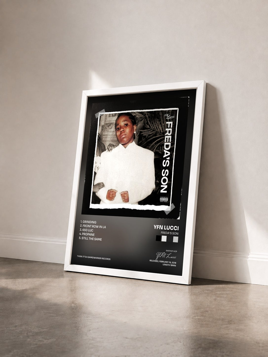 #blanc Tableau de l'album Freda's Son de YFN Lucci vu de trois quarts, cadre blanc