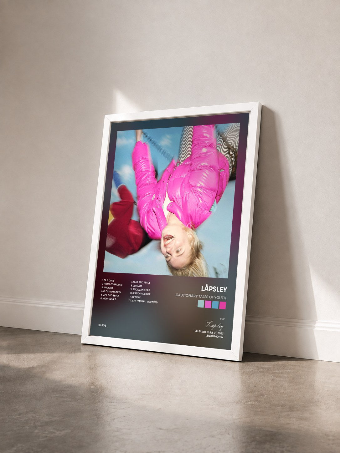 #blanc Tableau de l'album Cautionary Tales of Youth de Låpsley vu de trois quarts, cadre blanc