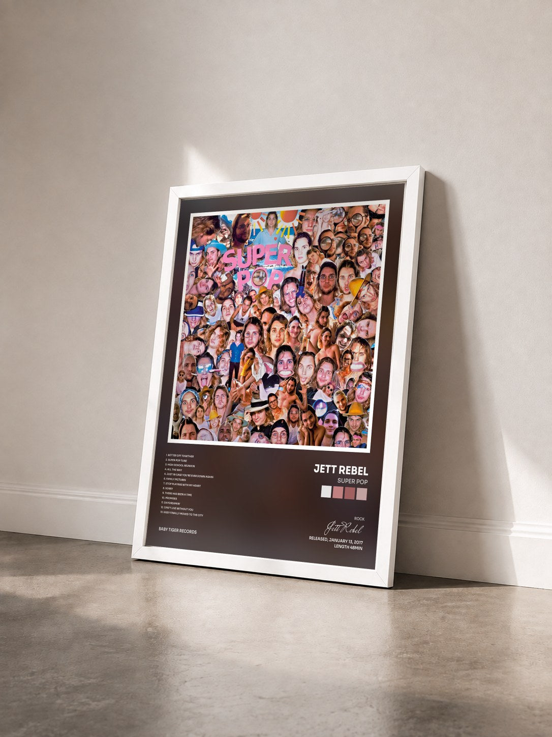 #blanc Tableau de l'album Super Pop de Jett Rebel vu de trois quarts, cadre blanc