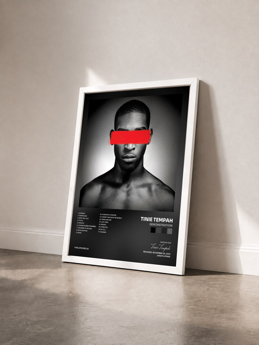 #blanc Tableau de l'album Demonstration de Tinie Tempah vu de trois quarts, cadre blanc