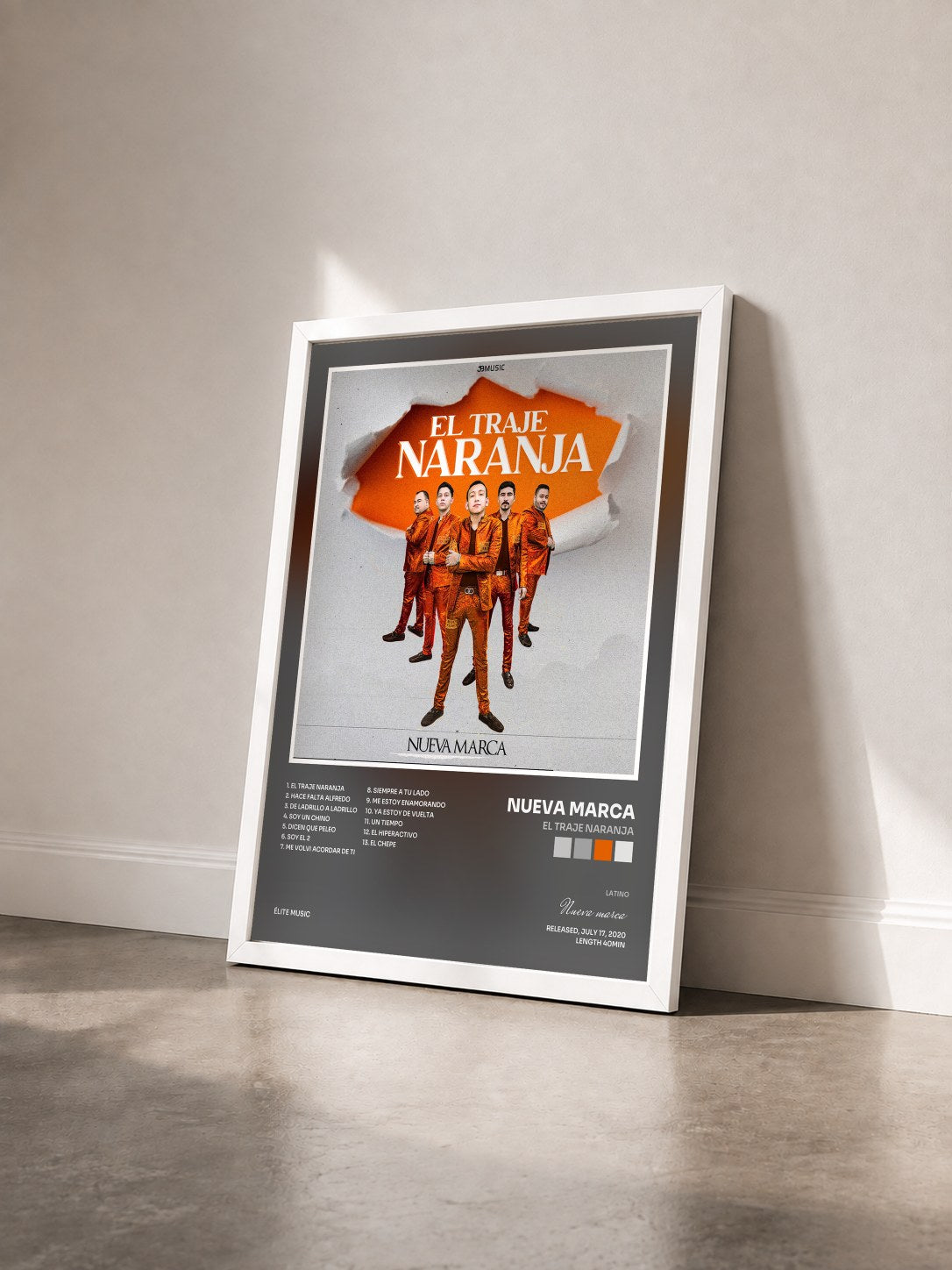 #blanc Tableau de l'album El Traje Naranja de Nueva marca vu de trois quarts, cadre blanc