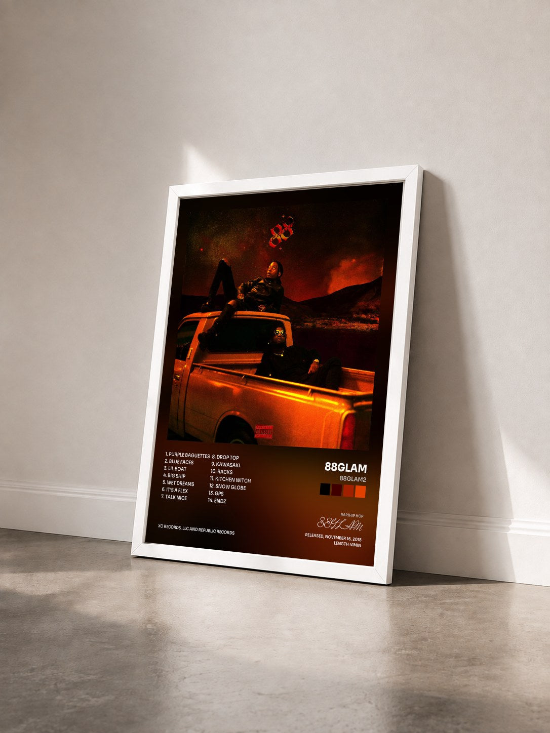 #blanc Tableau de l'album 88GLAM2 de 88GLAM vu de trois quarts, cadre blanc