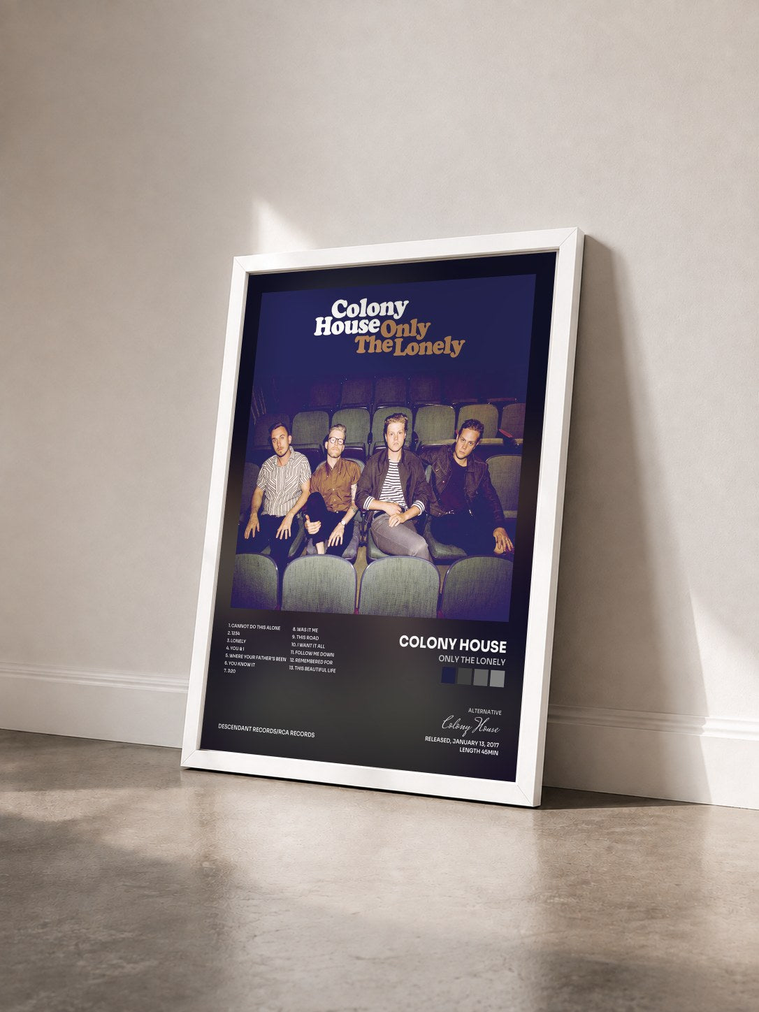 #blanc Tableau de l'album Only The Lonely de Colony House vu de trois quarts, cadre blanc