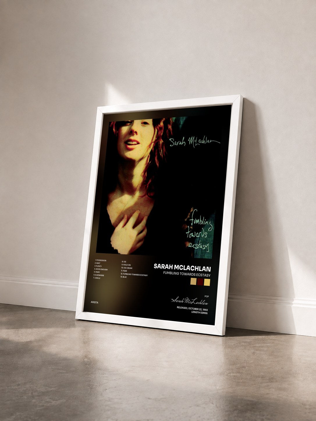 #blanc Tableau de l'album Fumbling Towards Ecstasy de Sarah McLachlan vu de trois quarts, cadre blanc