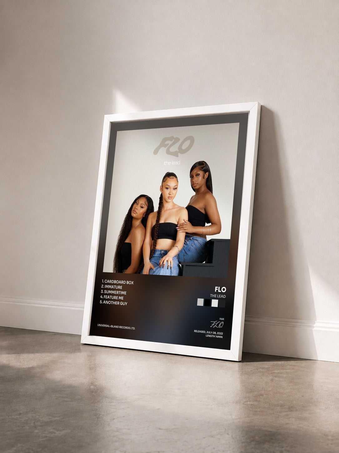 #blanc Tableau de l'album The Lead de FLO vu de trois quarts, cadre blanc