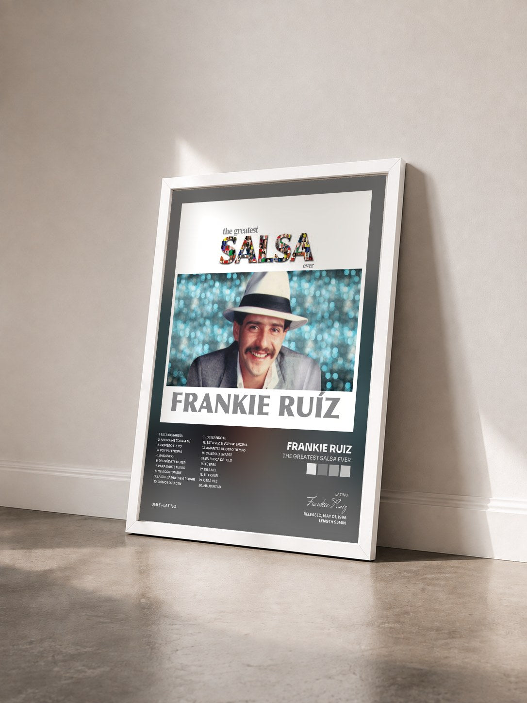 #blanc Tableau de l'album The Greatest Salsa Ever de Frankie Ruiz vu de trois quarts, cadre blanc