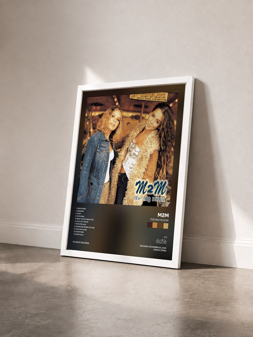 #blanc Tableau de l'album The Big Room de M2M vu de trois quarts, cadre blanc