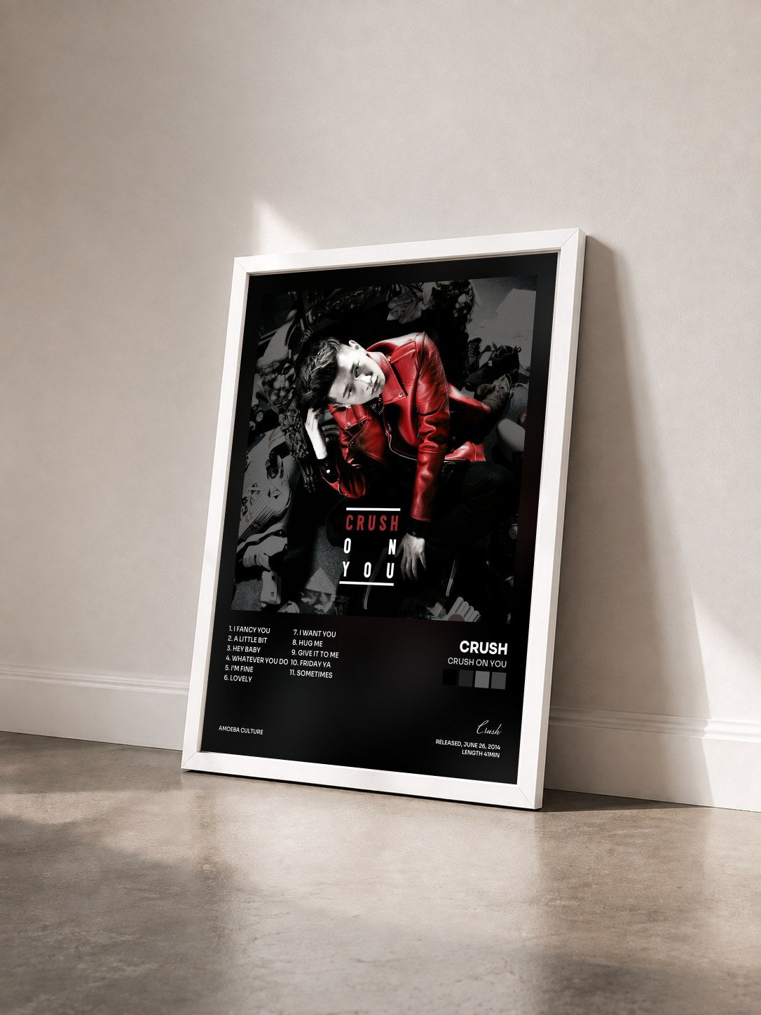 #blanc Tableau de l'album Crush On You de Crush vu de trois quarts, cadre blanc