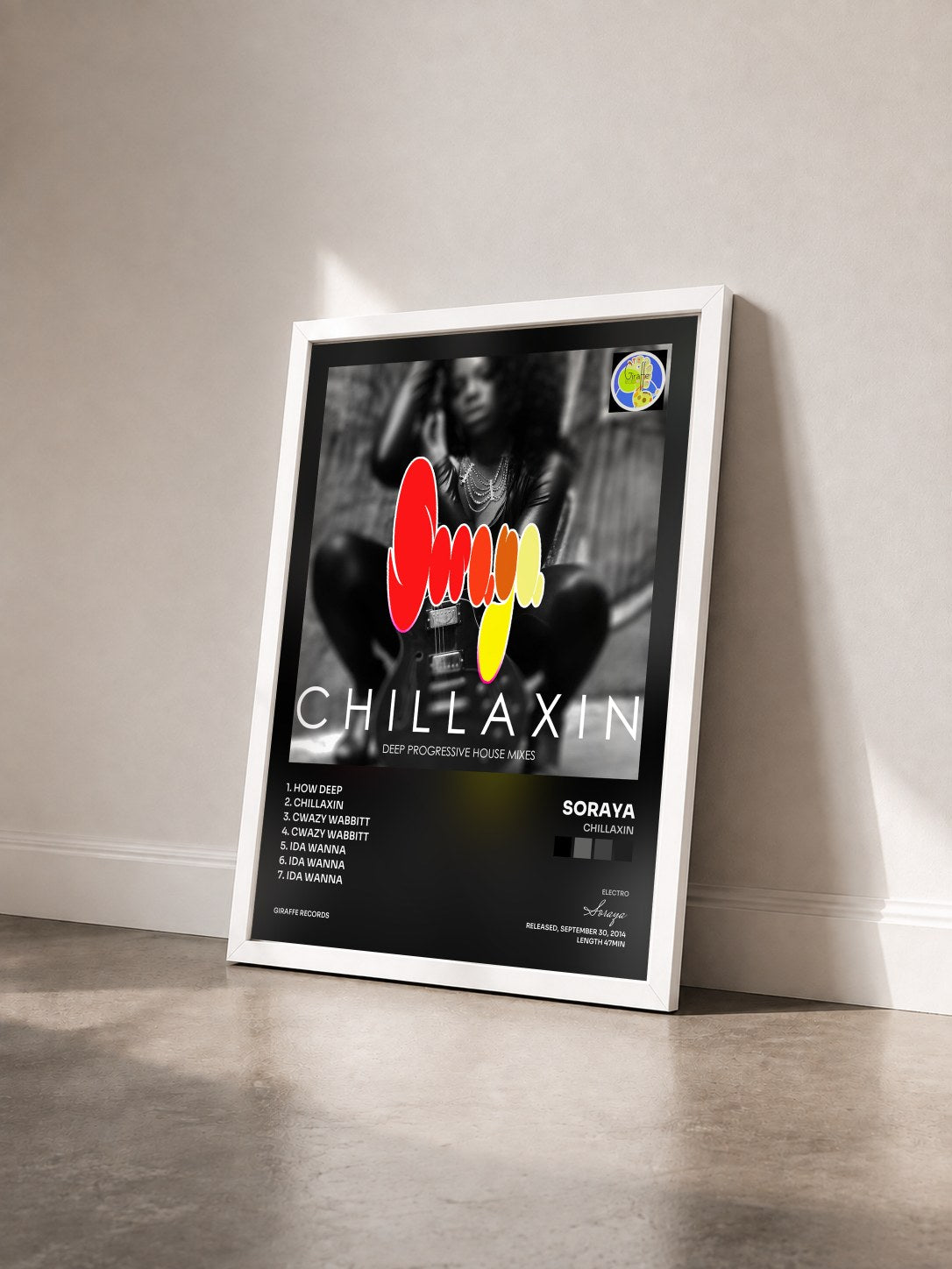 #blanc Tableau de l'album Chillaxin de Soraya vu de trois quarts, cadre blanc