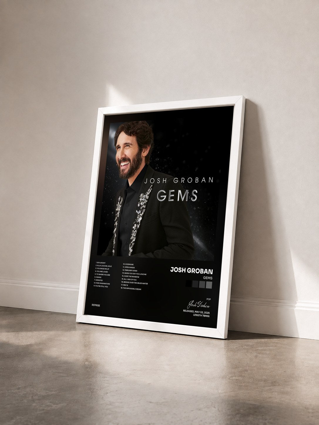 #blanc Tableau de l'album Gems de Josh Groban vu de trois quarts, cadre blanc